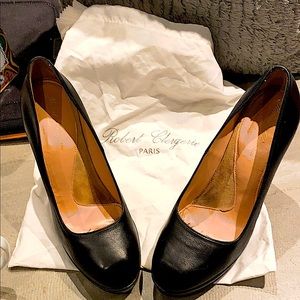 Robert Clergerie Black Leather Pumps